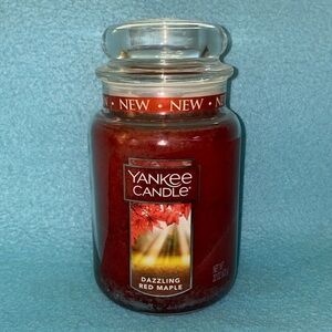 YANKEE Dazzling Red Maple 22 oz. CANDLE RARE SCENT